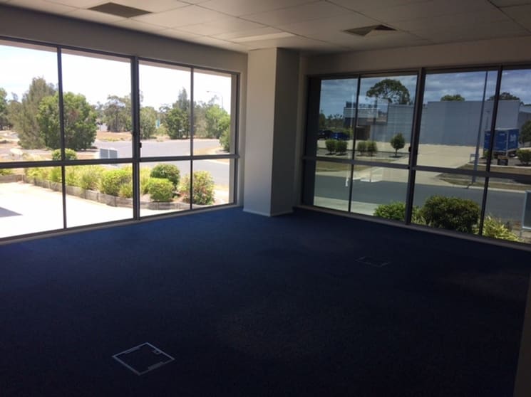 Click to view all images 1/3 Southern Cross Circuit Urangan QLD 4655 - Image 2