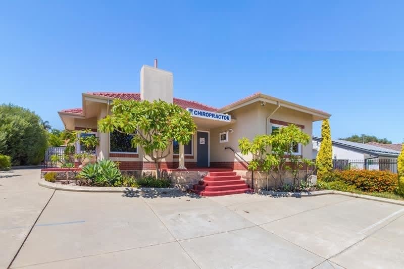 Click to view all images 811 Canning Highway Applecross WA 6153 - Image 2