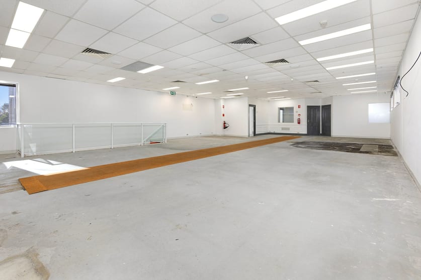 Click to view all images 7/10 Gladstone Road Castle Hill NSW 2154 - Image 2