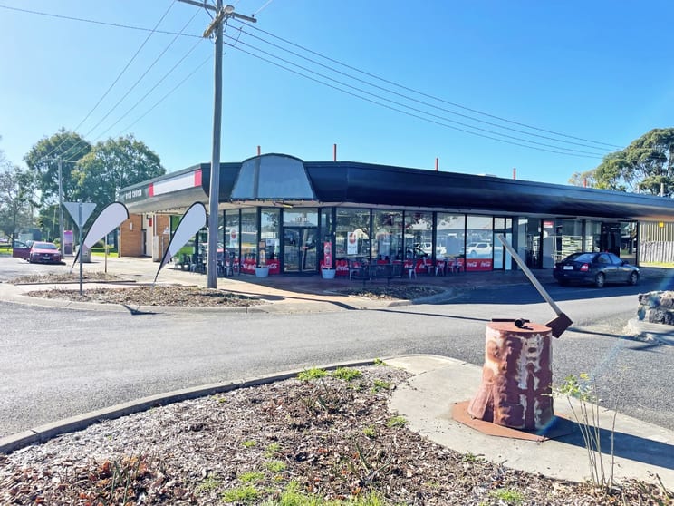 Click to view all images 50 Edgar Street Heywood VIC 3304 - Image 2