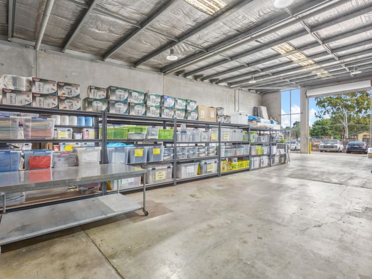 Click to view all images 4/160 Gilba Road Girraween NSW 2145 - Image 3