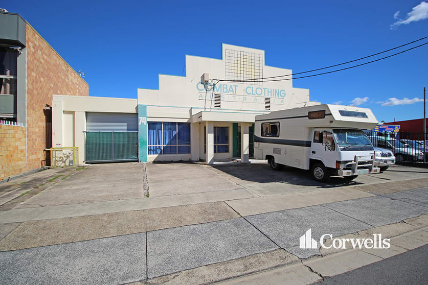 Click to view all images 74 Davenport Street Southport QLD 4215 - Image 2