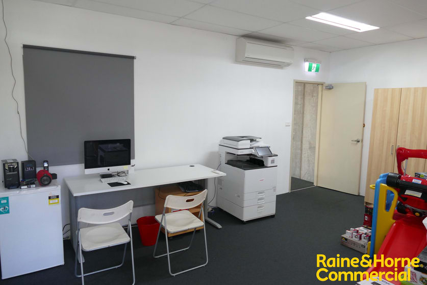 Click to view all images 11/3 Kelso Crescent Moorebank NSW 2170 - Image 3