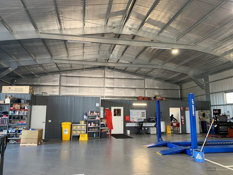 Click to view all images 1 Tilly Crescent Miles QLD 4415 - Image 1