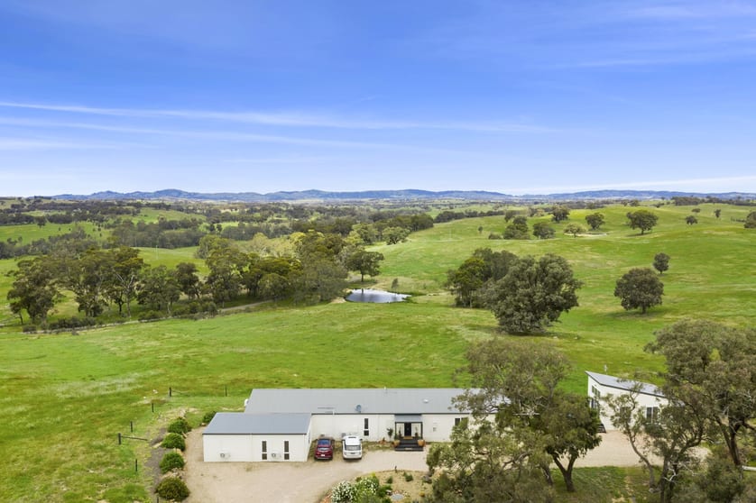 Click to view all images Wild Duck Lodge, 2 Wild Duck Road Mia Mia VIC 3444 - Image 3