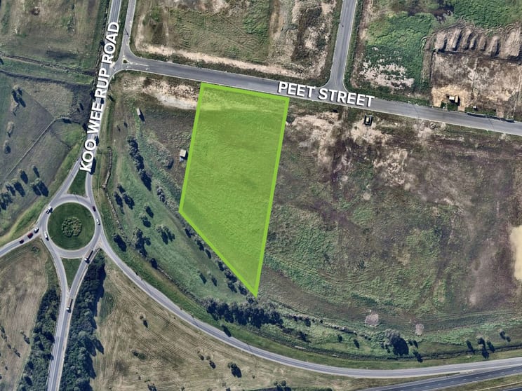 Click to view all images 1,2 & 3 Peet Street Pakenham VIC 3810 - Image 3