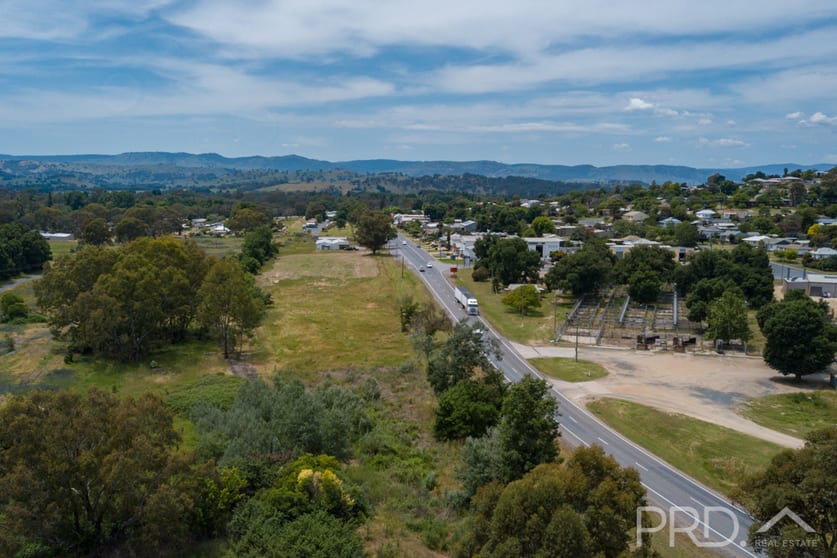 Click to view all images 67-99 Adelong Road Tumut NSW 2720 - Image 3