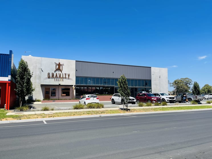 Click to view all images 90 Annesley Echuca VIC 3564 - Image 2