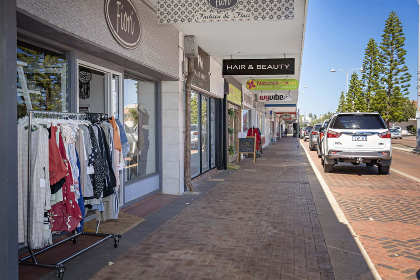 Click to view all images 49-53 Marine Terrace Geraldton WA 6530 - Image 3