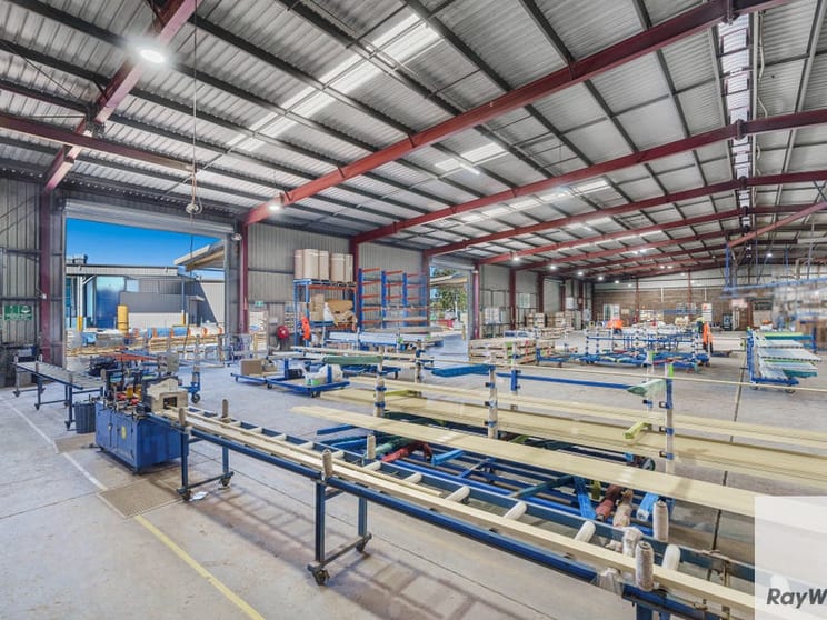 Click to view all images 183 Magnesium Drive Crestmead QLD 4132 - Image 2
