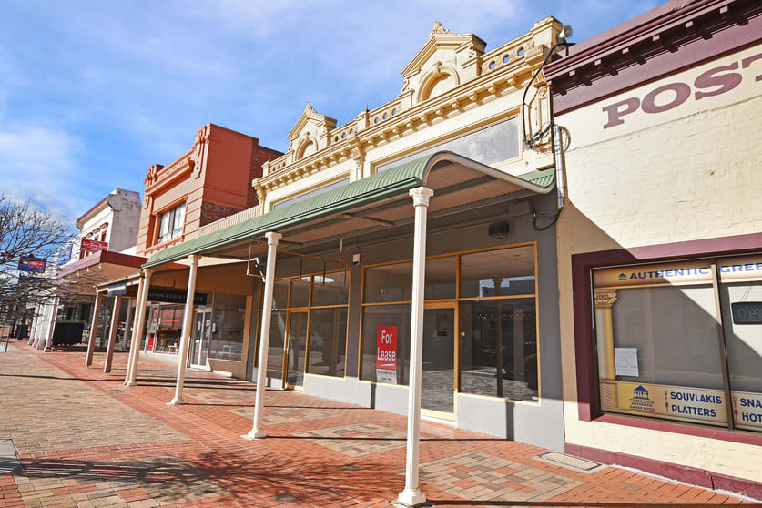 Click to view all images 90-92 Main St Stawell VIC 3380 - Image 2