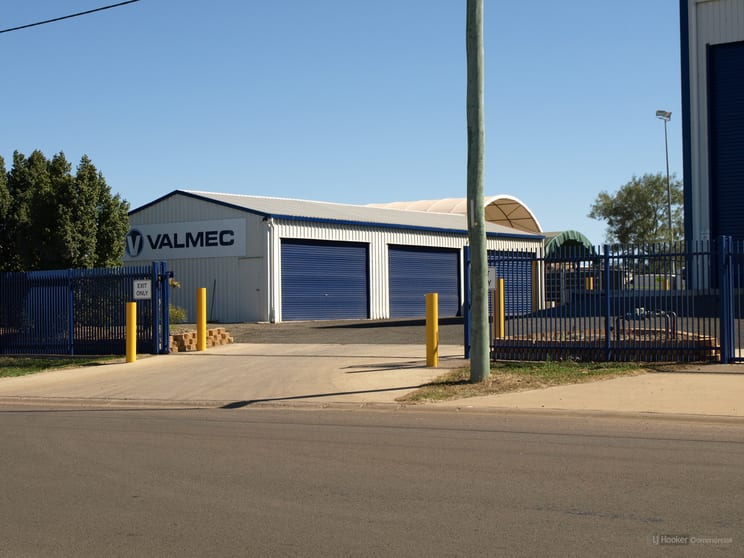 Click to view all images 61-63 Spencer Street Roma QLD 4455 - Image 2