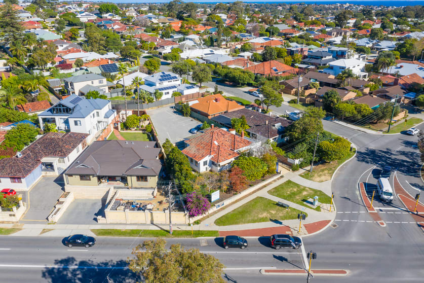 Click to view all images 255 St Brigids Terrace Doubleview WA 6018 - Image 2