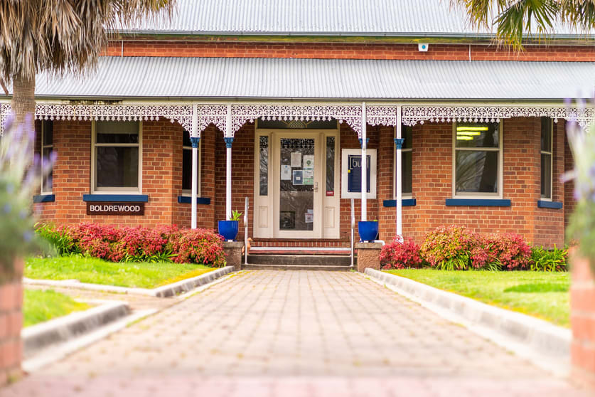 Click to view all images 640 Olive Street Albury NSW 2640 - Image 2