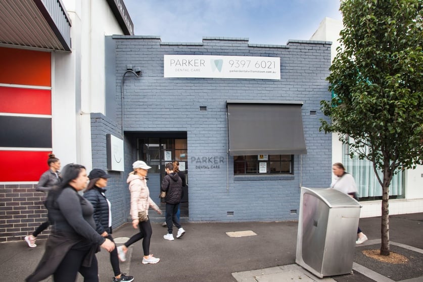 Click to view all images 35 Douglas Parade Williamstown VIC 3016 - Image 1