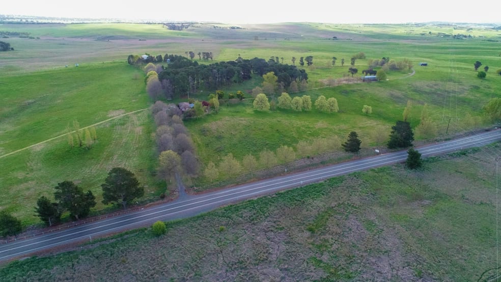 Click to view all images 4359 Barton Highway Marchmont NSW 2582 - Image 2