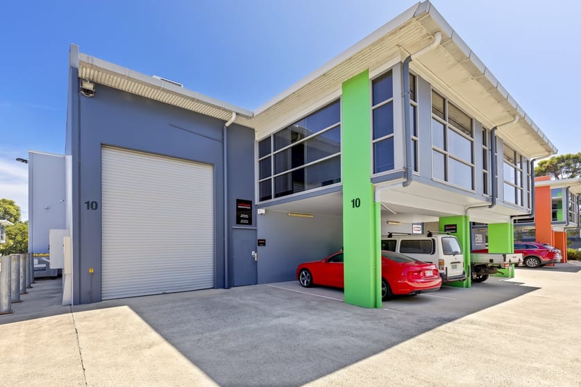 Click to view all images 10/2 Focal Avenue Coolum Beach QLD 4573 - Image 1