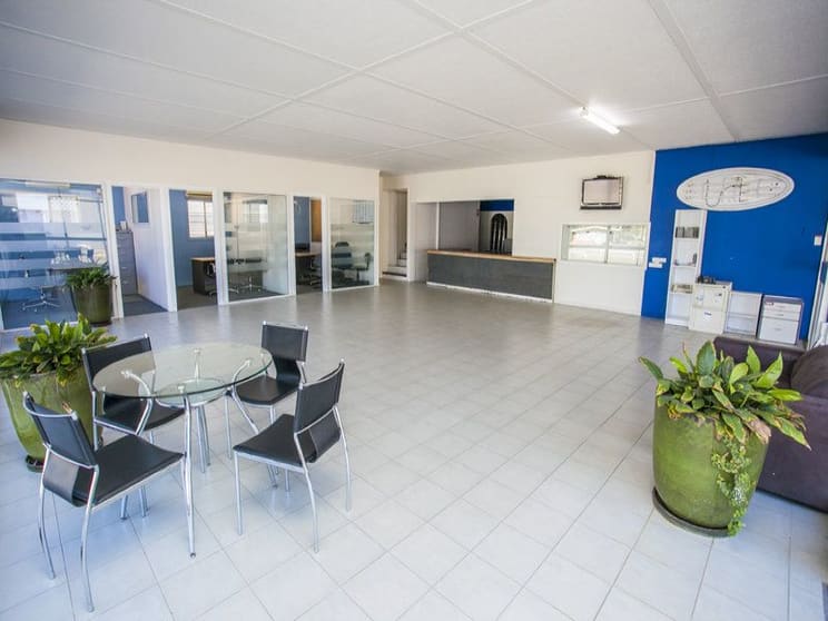 Click to view all images 93-95 Chinchilla Street Chinchilla QLD 4413 - Image 2