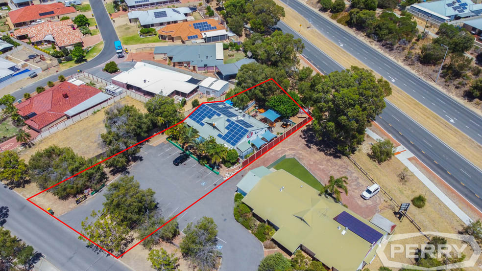 Click to view all images 6 Rees Place Wannanup WA 6210 - Image 2