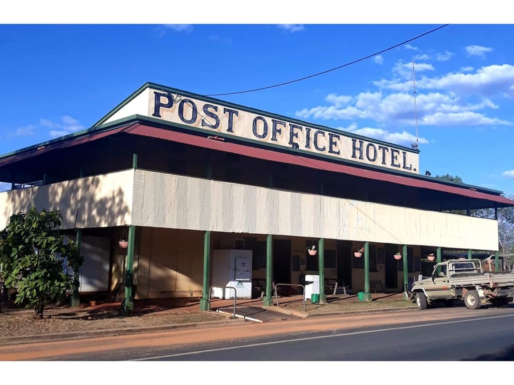 Click to view all images 17 Queen Street Chillagoe QLD 4871 - Image 1