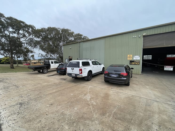 Click to view all images 503-509 South Street Harristown QLD 4350 - Image 1