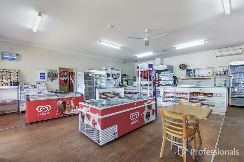 Click to view all images 59 Ballarat Road Hamilton VIC 3300 - Image 3