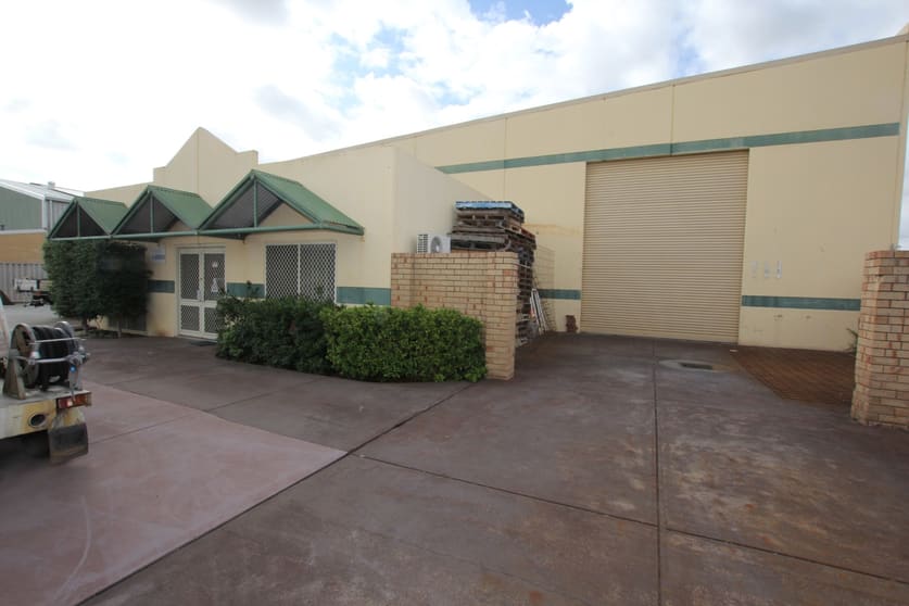 Click to view all images 6 Inverness Street Malaga WA 6090 - Image 2