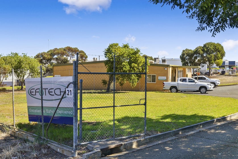 Click to view all images 21 Heath Street Lonsdale SA 5160 - Image 2