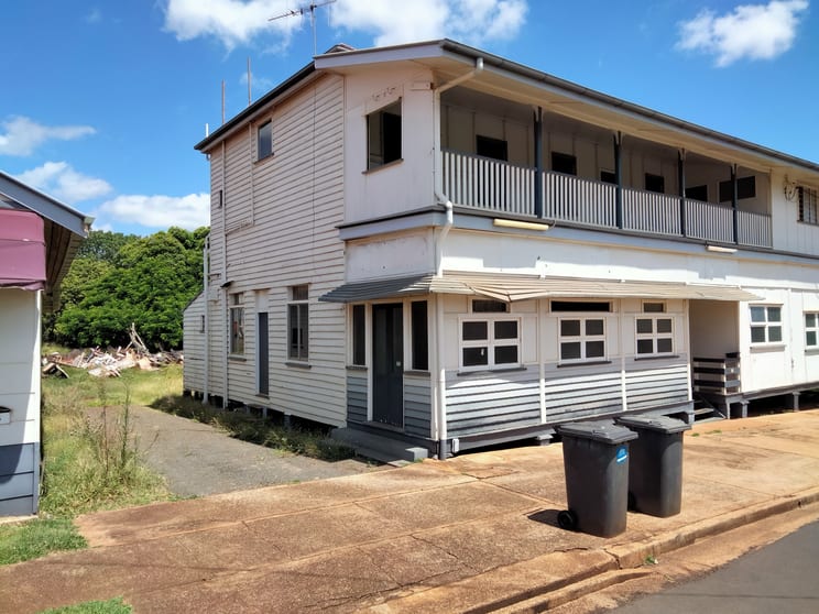 Click to view all images 6 Randall Street Childers QLD 4660 - Image 2