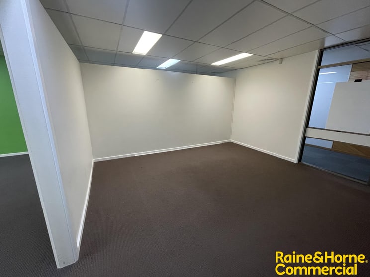 Click to view all images 4/55-57 Lathlain Street Belconnen ACT 2617 - Image 3