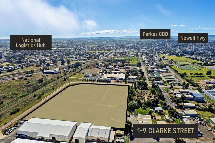 Click to view all images 1-9 Clarke Street Parkes NSW 2870 - Image 2