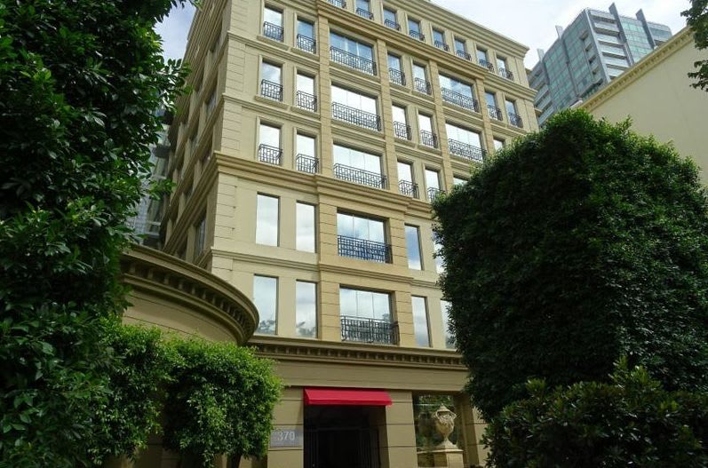Click to view all images 402/370 St Kilda Road Melbourne VIC 3004 - Image 1