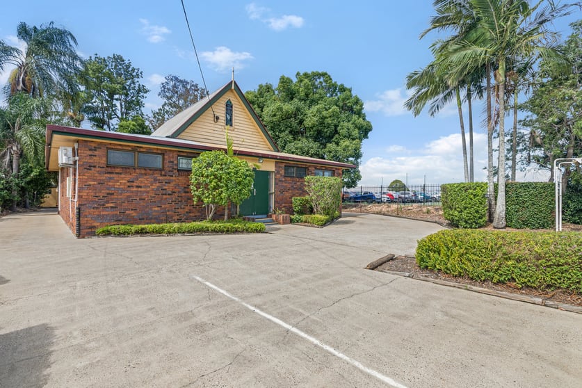 Click to view all images 363 South Pine Road Brendale QLD 4500 - Image 2