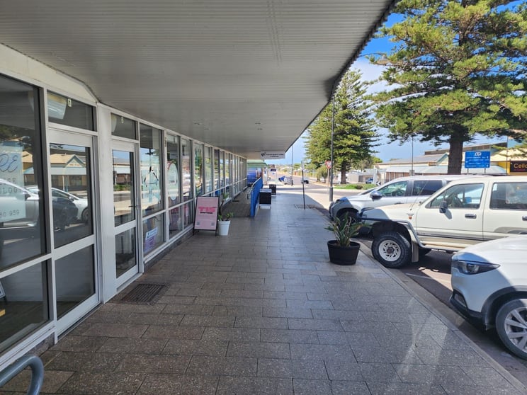 Click to view all images 1-8/42 Poynton Street Ceduna SA 5690 - Image 3