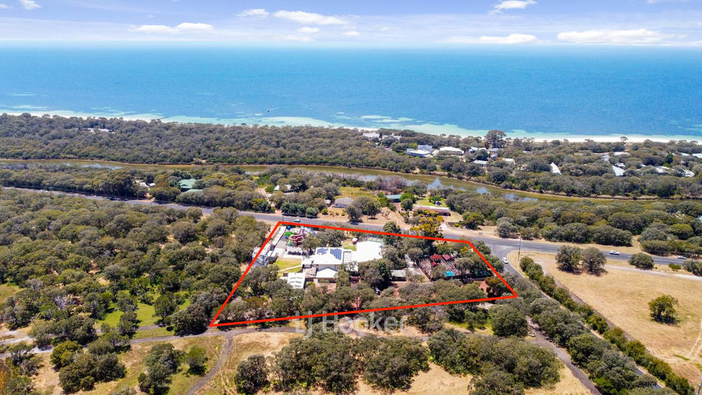 Click to view all images 4 Quindalup Siding Road Quindalup WA 6281 - Image 2