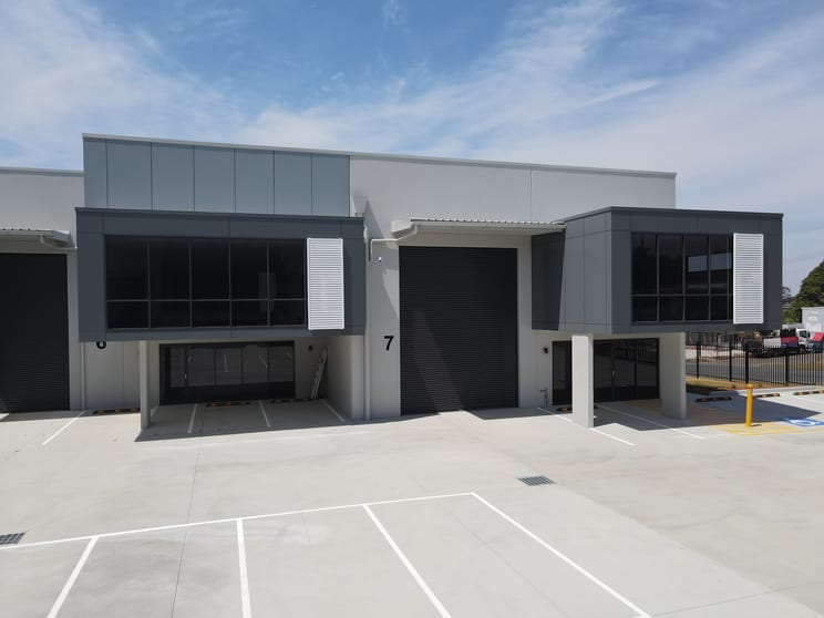 Click to view all images Unit 7/21 Concorde Way Bomaderry NSW 2541 - Image 2