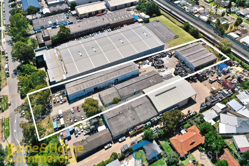 Click to view all images 33-35 Pavesi Street Smithfield NSW 2164 - Image 2
