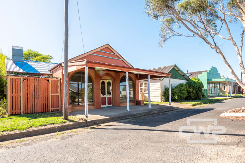 Click to view all images 80 Tenterfield Street Deepwater NSW 2371 - Image 2