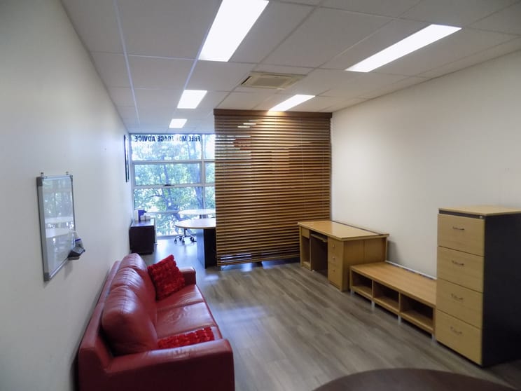 Click to view all images 5/1176 Nepean Highway Cheltenham VIC 3192 - Image 3