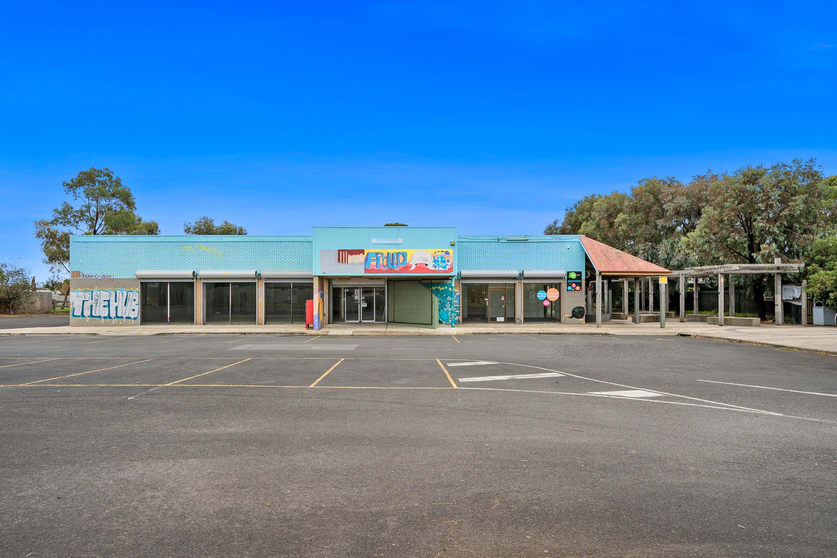 Click to view all images 1-6/21 Apollo Place Whittington VIC 3219 - Image 2
