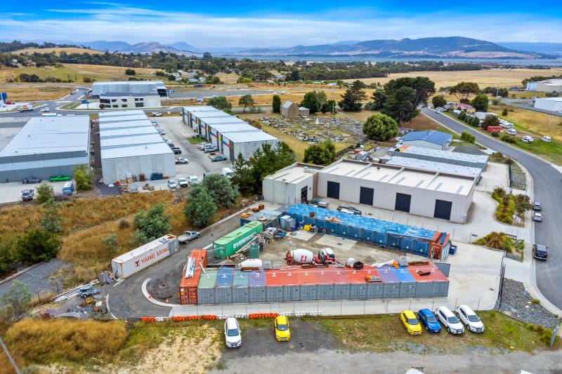 Click to view all images Unit 1/6 McRorie Court Cambridge TAS 7170 - Image 3