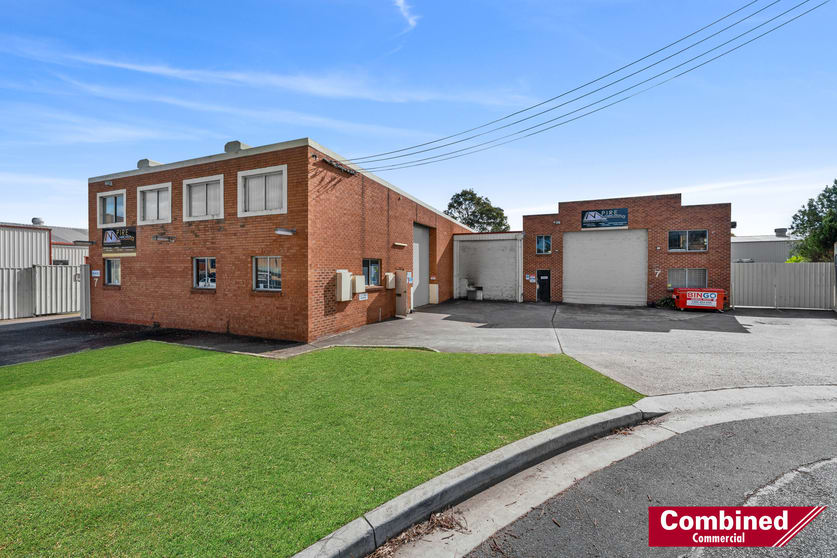 Click to view all images 7 & 7A Bellingham Street Narellan NSW 2567 - Image 2
