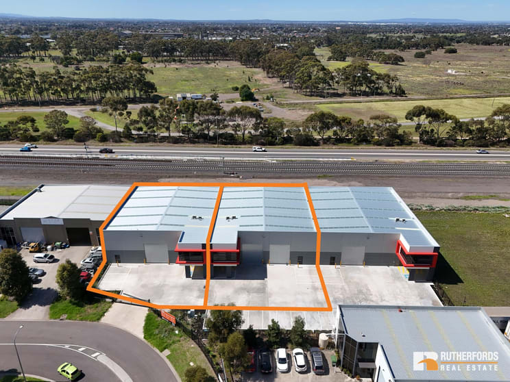 Click to view all images 33 Mogul Court Deer Park VIC 3023 - Image 1