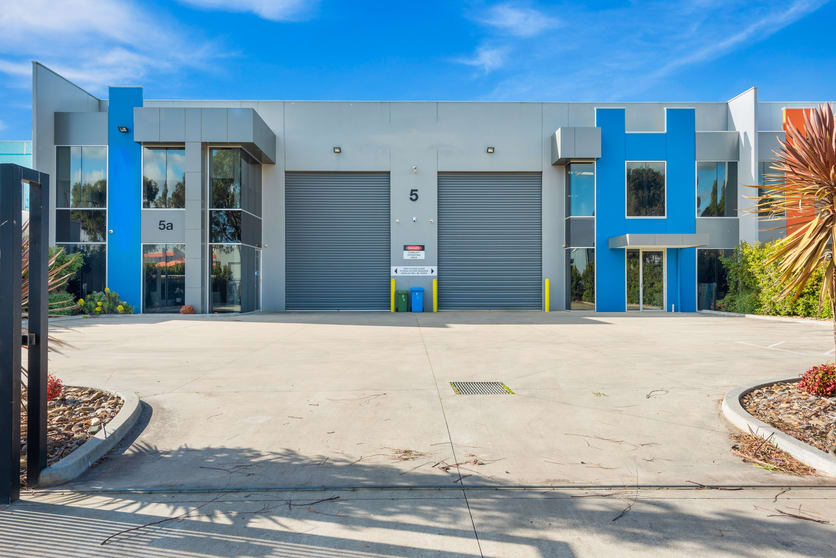 5 Morialta Road Cranbourne West VIC 3977 - Image 1