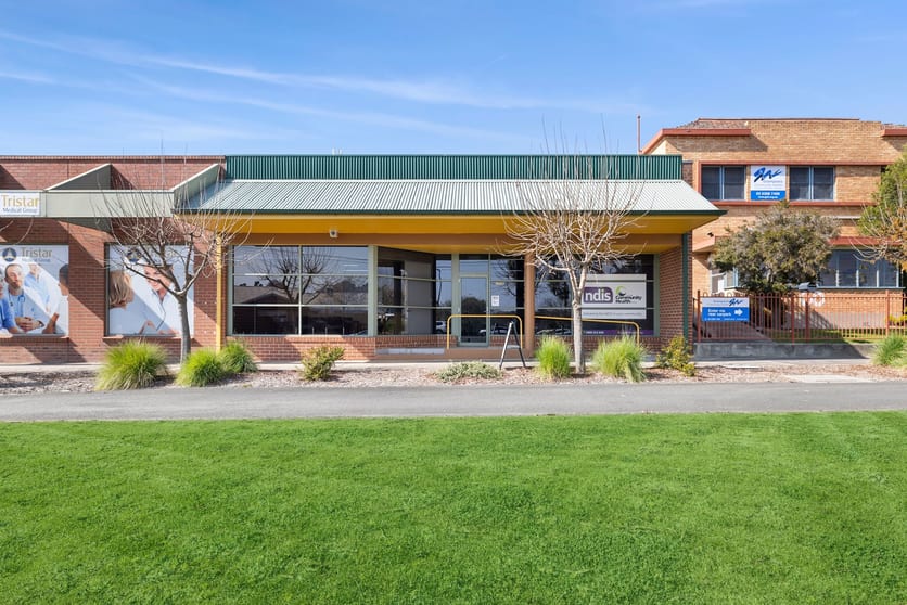 Click to view all images 62 High Street Ararat VIC 3377 - Image 2