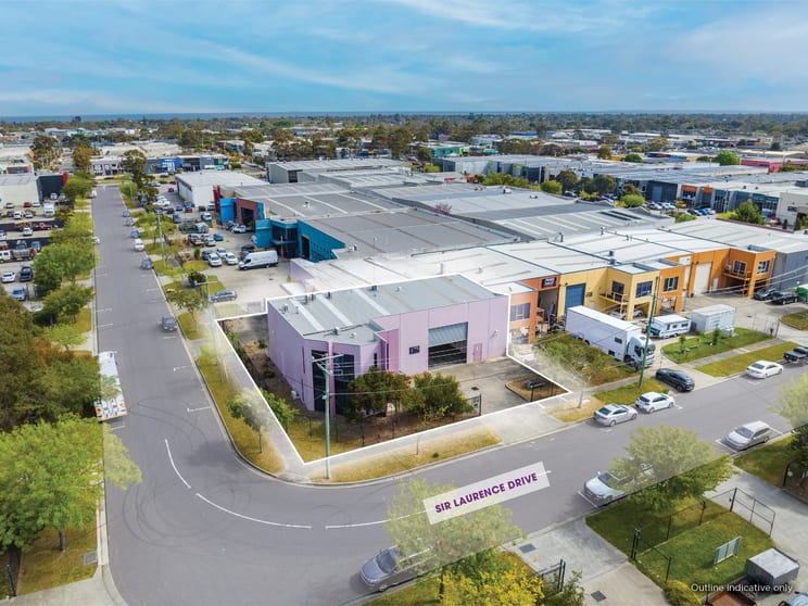 Click to view all images 20 Sir Laurence Drive Seaford VIC 3198 - Image 1