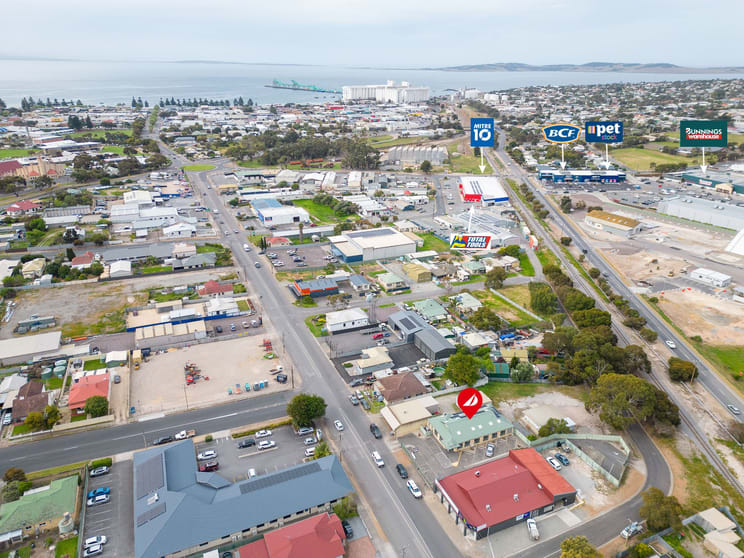 Click to view all images 89 Mortlock Terrace Port Lincoln SA 5606 - Image 2