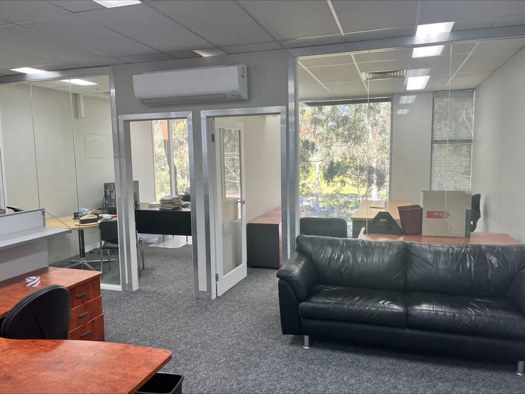 Click to view all images D8/758 Blackburn Road Clayton VIC 3168 - Image 2