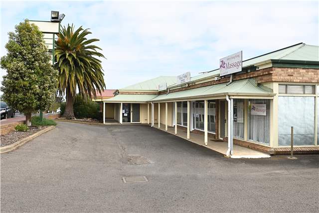 Click to view all images 31-35 Seventh Street Murray Bridge SA 5253 - Image 1