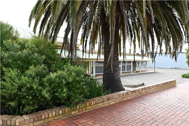 Click to view all images 31-35 Seventh Street Murray Bridge SA 5253 - Image 2